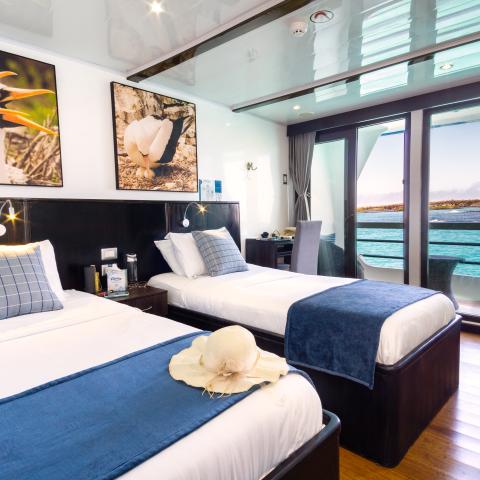 Bedroom aboard Natural Paradise