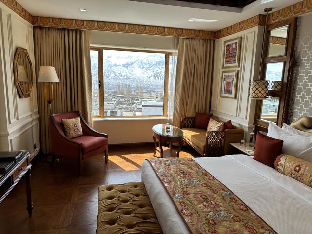 Bedroom, Grand Dragon Hotel, Leh